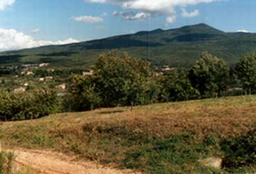 sentiero con l'Amiata all'orizzonte